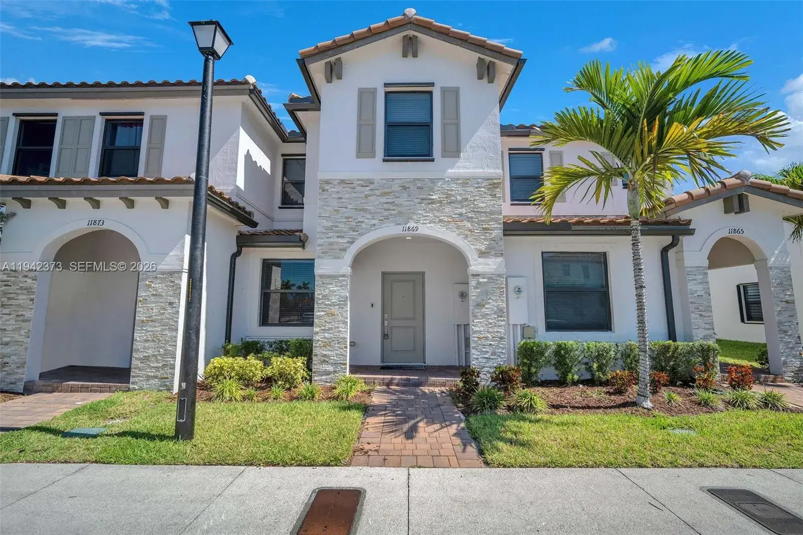 3 bedroom 2 bath Residential for sale at 11869 SW 246th Ter, Homestead FL 33032