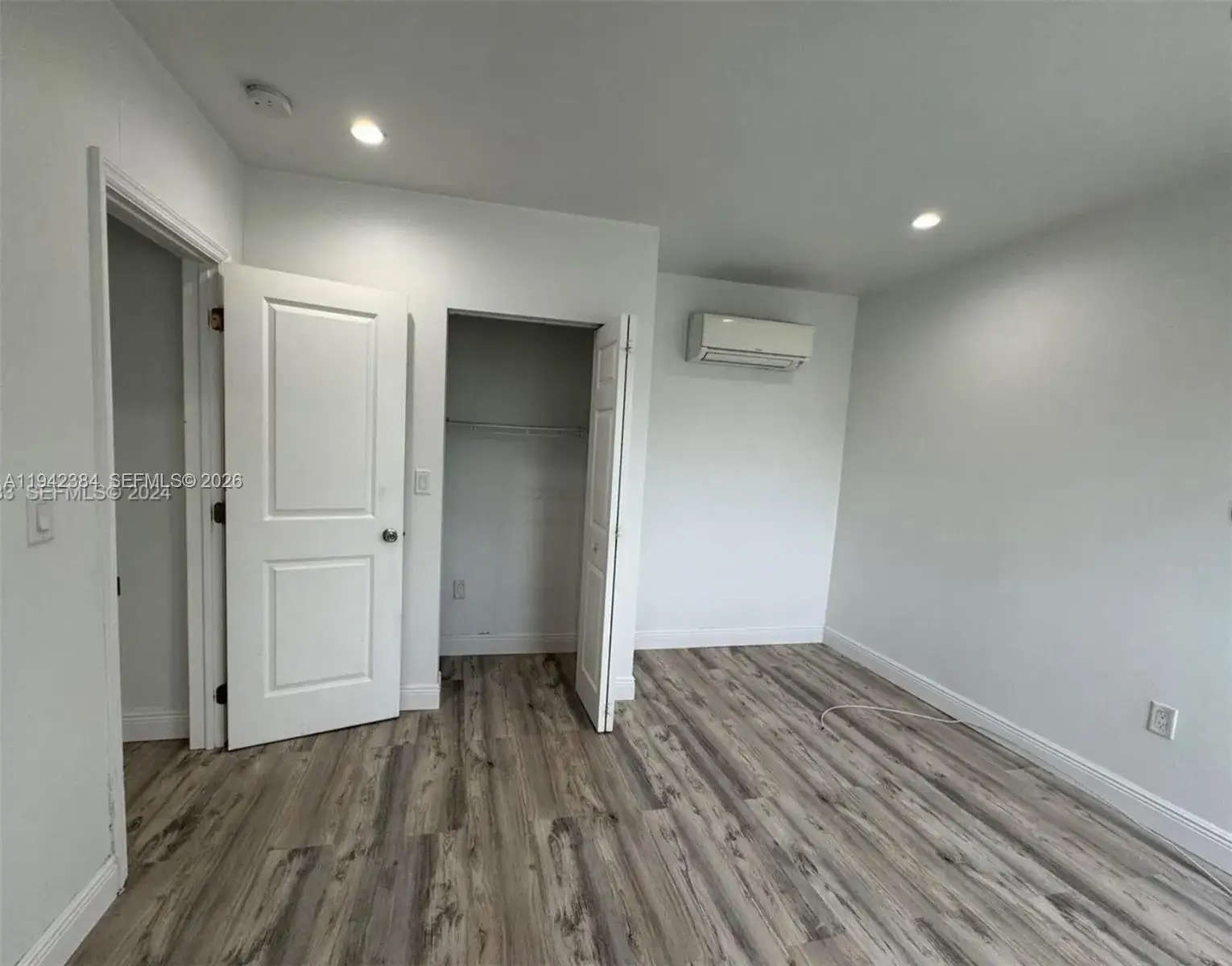 2 bedroom 1 bath Residential Lease for rent at 1248 Marseille Dr # 4, Miami Beach FL 33141