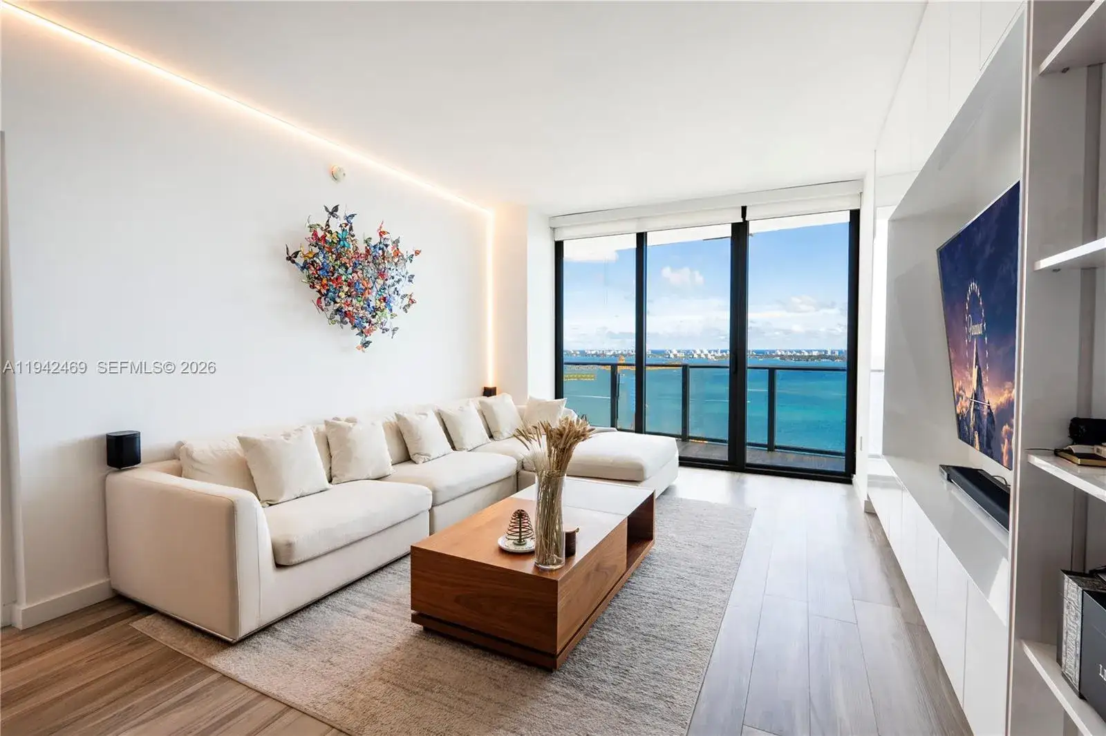1 bedroom 1 bath Residential for sale at 460 NE 28th St # 3402, Miami FL 33137
