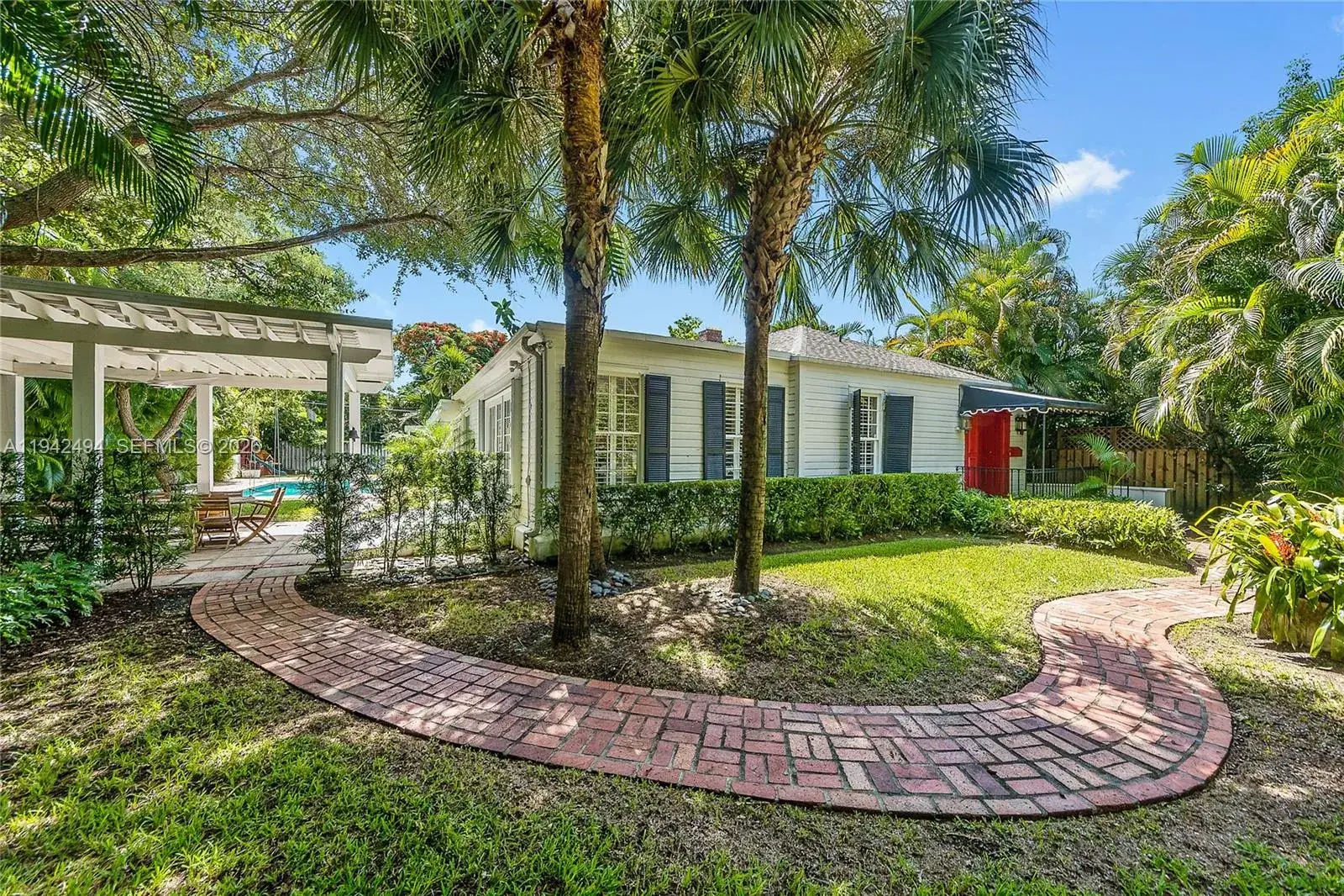 4 bedroom 3 bath Residential Lease for rent at 4255 Lennox Dr, Miami FL 33133