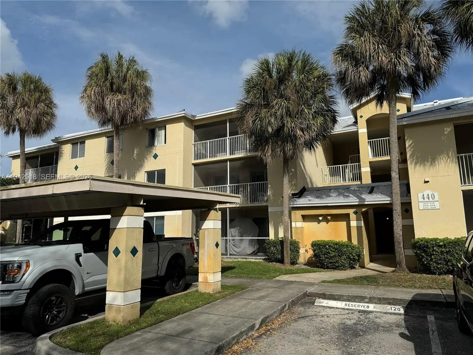 3 bedroom 2 bath Residential for sale at 440 S Park Rd # 207, Hollywood FL 33021