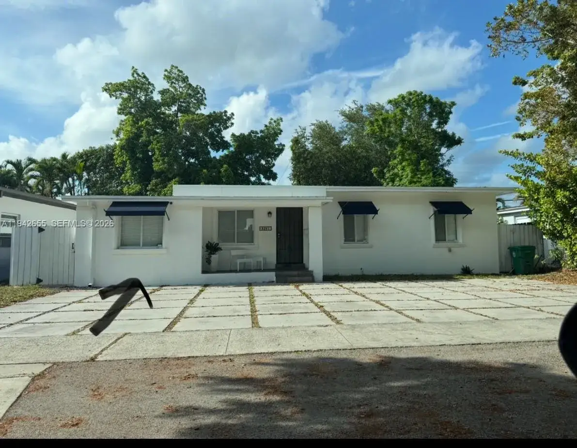1 bedroom 1 bath Residential Lease for rent at 5261 SW 4th St # 5261, Miami FL 33134