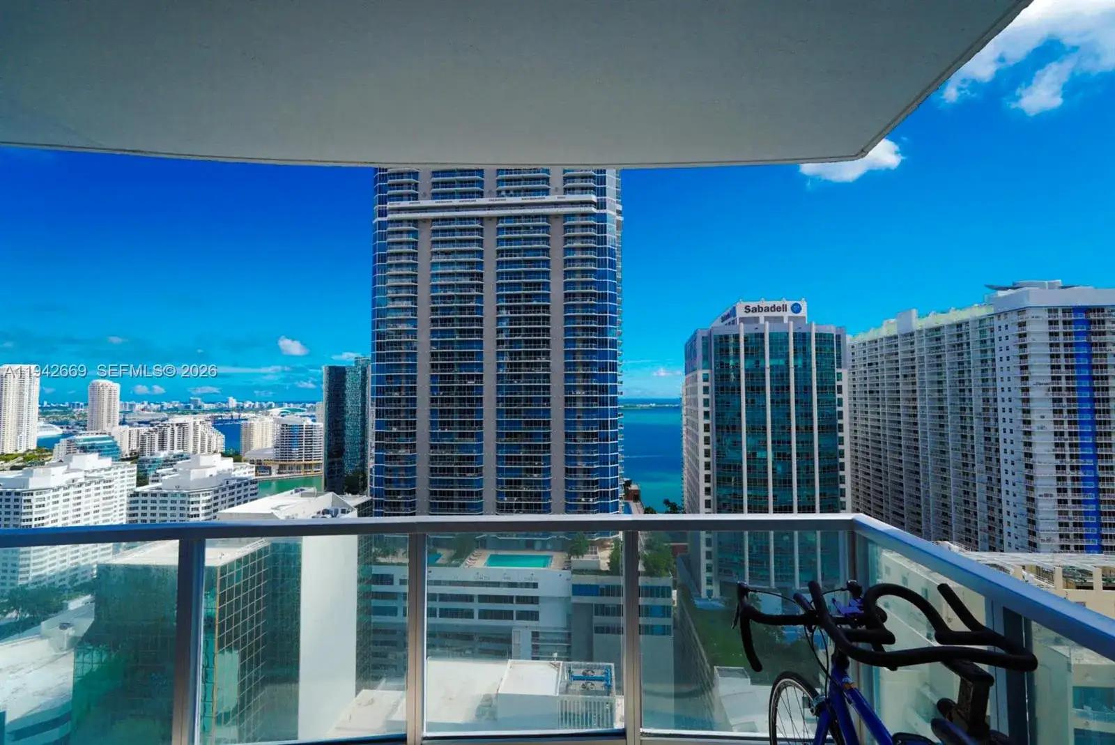 1 bedroom 1 bath Residential Lease for rent at 1060 Brickell Ave # 3003, Miami FL 33131