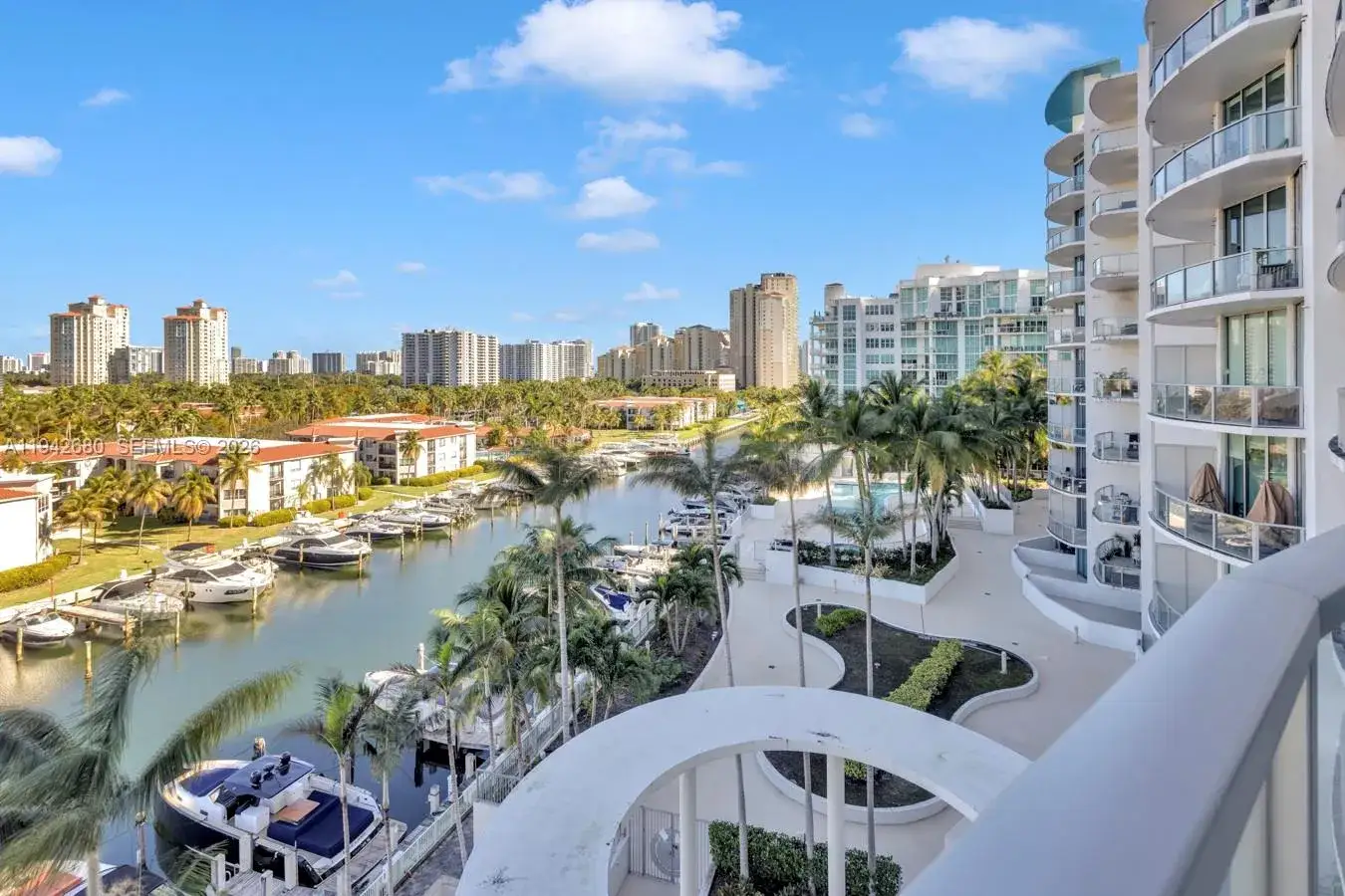 2 bedroom 2 bath Residential for sale at 3029 NE 188 ST # 711, Aventura FL 33180