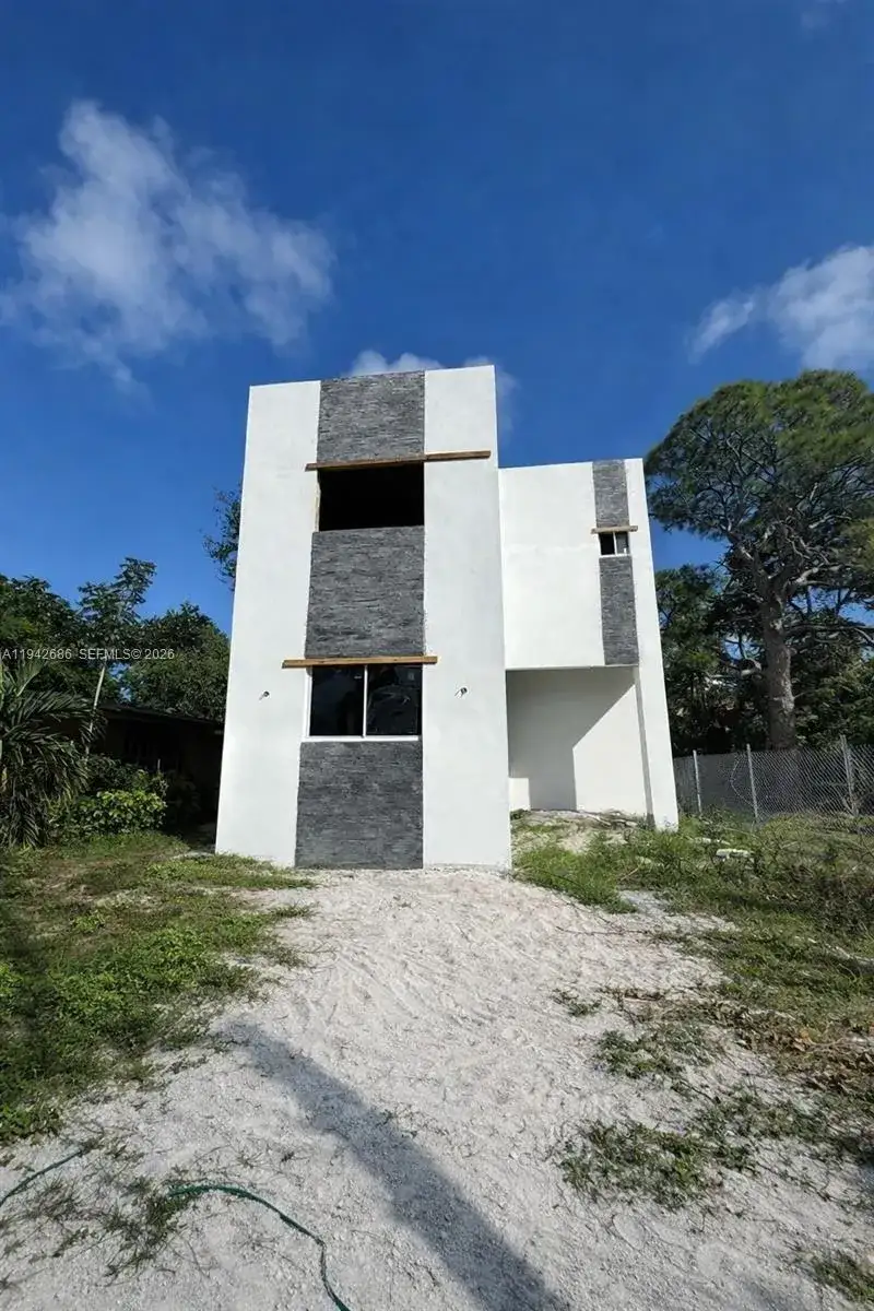 3 bedroom 2 bath Residential for sale at 518 NW 13th Ave, Fort Lauderdale FL 33311
