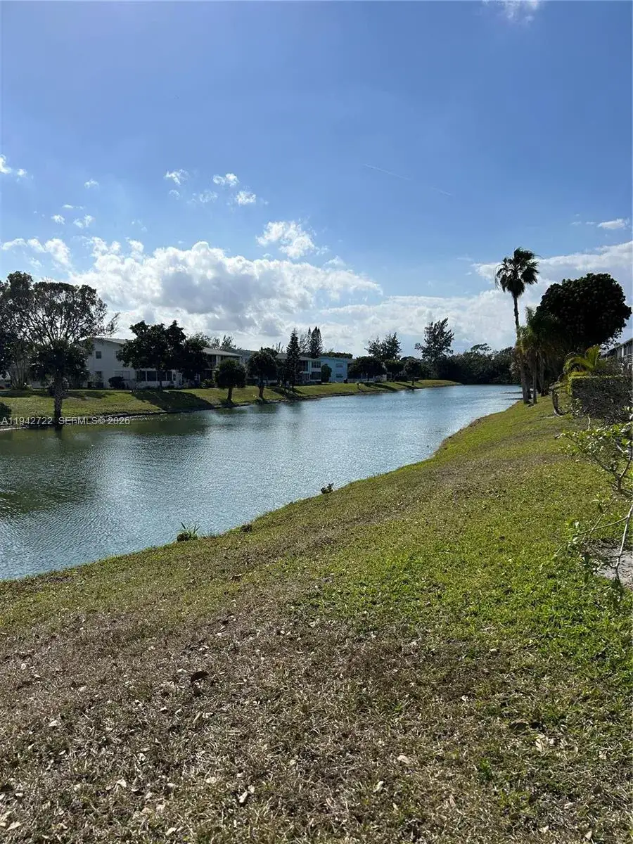 1 bedroom 1 bath Residential for sale at 38 Northampton B # 38, West Palm Beach FL 33417