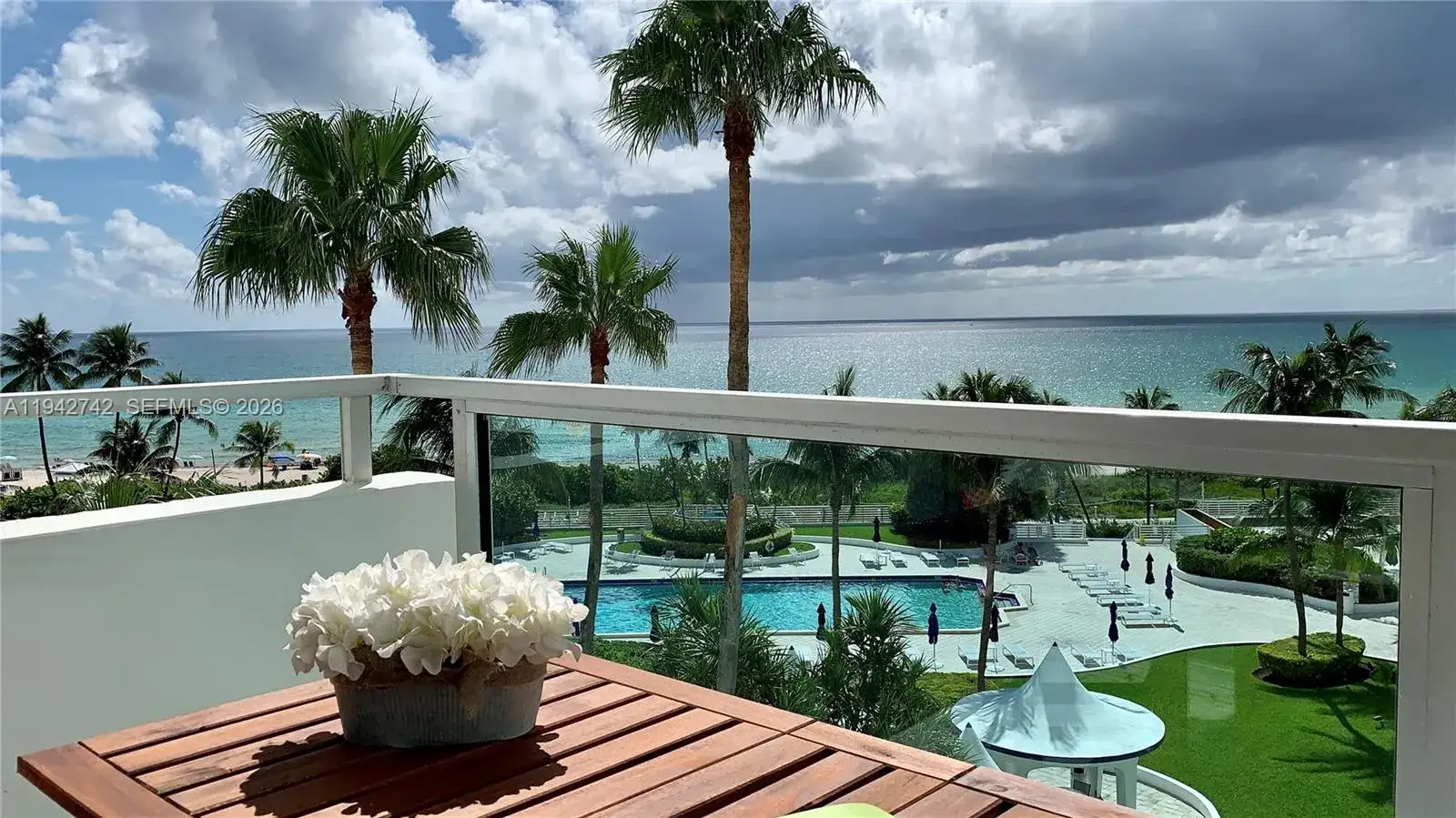 2 bedroom 2 bath Residential Lease for rent at 5161 Collins Ave # 715, Miami Beach FL 33140