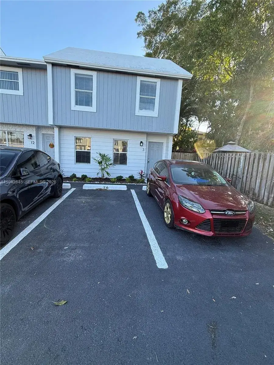 3 bedroom 2 bath Residential Lease for rent at 420 NE 18th Ave # 13, Homestead FL 33033