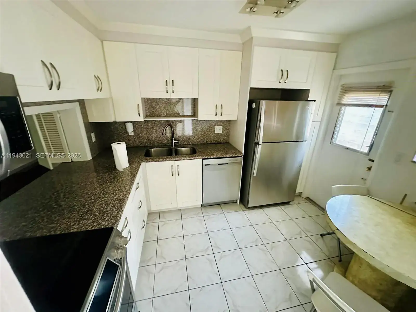 1 bedroom 1 bath Residential Lease for rent at 215 SE 3rd Ave # 404A, Hallandale Beach FL 33009