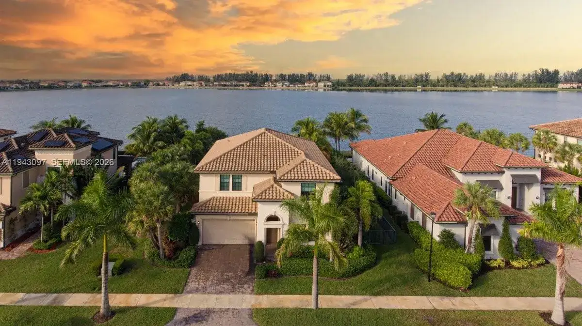 4 bedroom 3 bath Residential for sale at 8725 Parkland Bay Dr, Parkland FL 33076