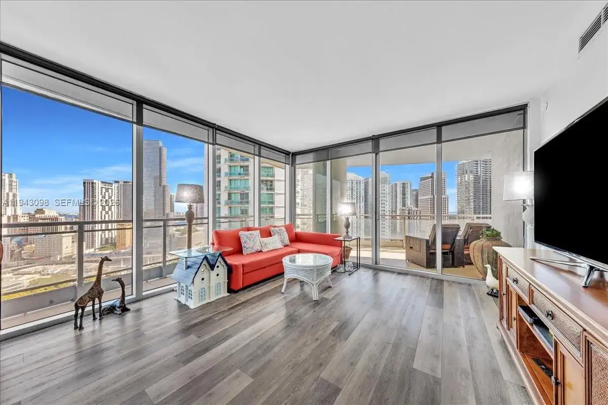 2 bedroom 2 bath Residential for sale at 90 SW 3rd St # 2604, Miami FL 33130