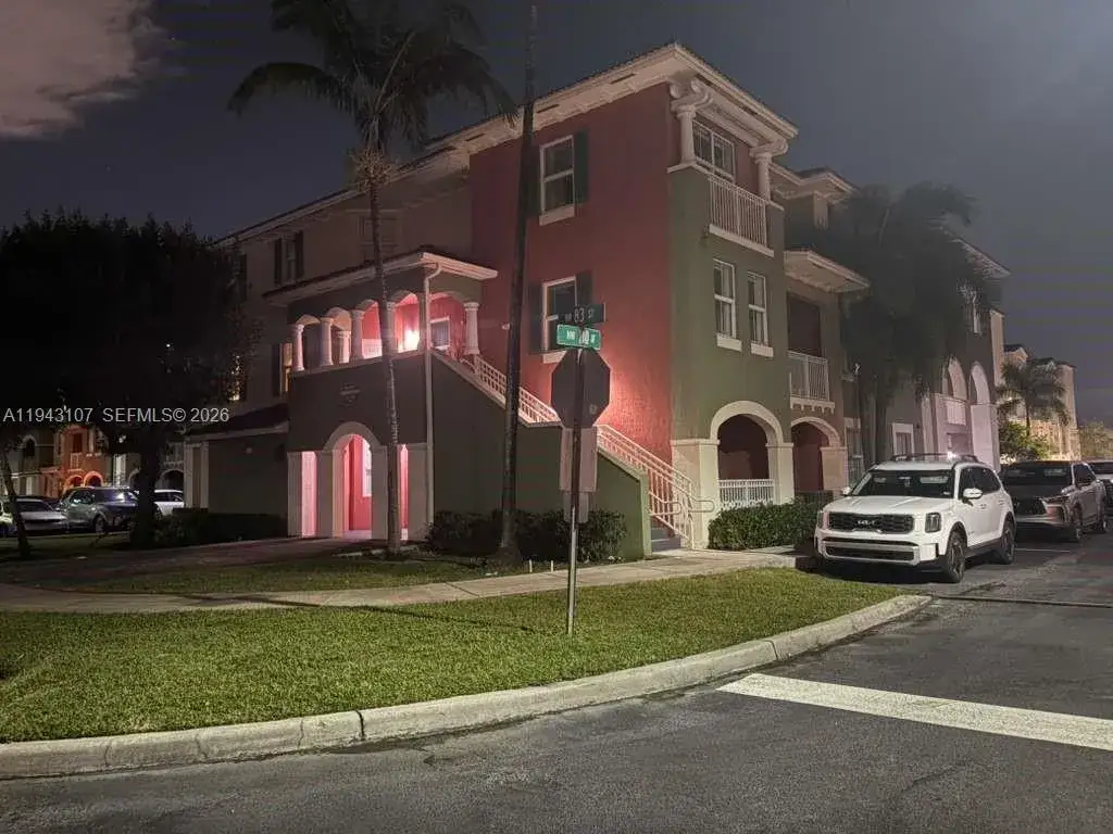2 bedroom 2 bath Residential for sale at 10902 NW 83rd St, Doral FL 33178