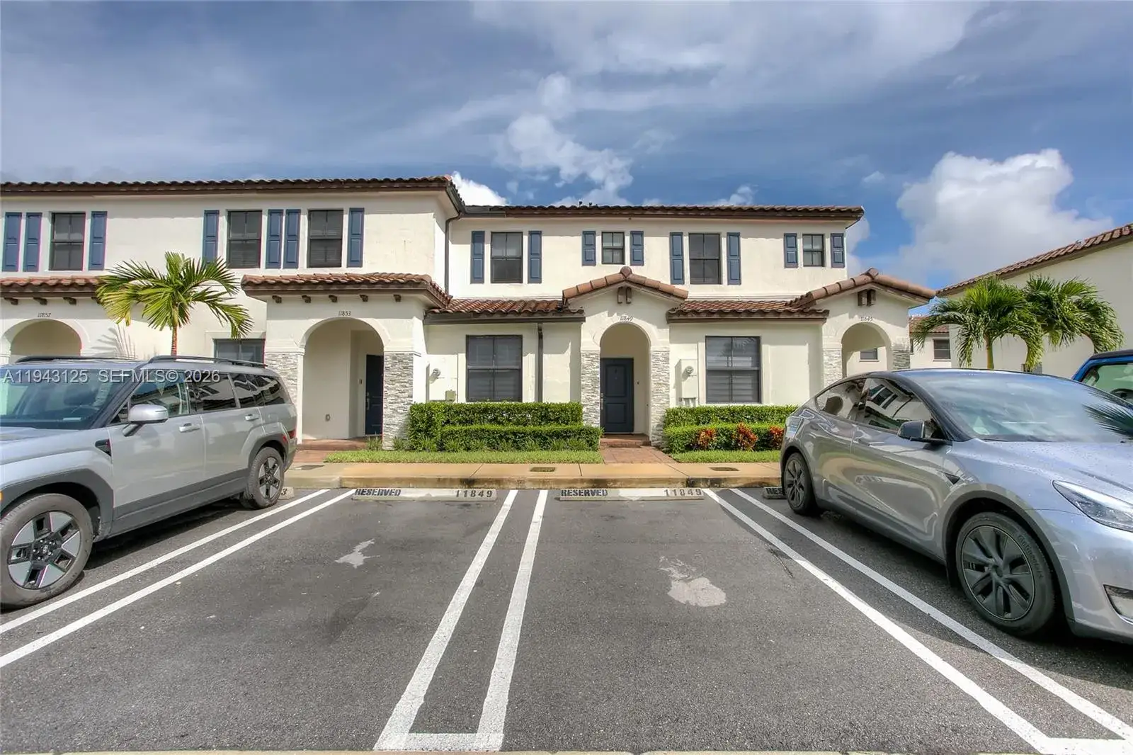 3 bedroom 3 bath Residential for sale at 11849 SW 247th Ter, Homestead FL 33032