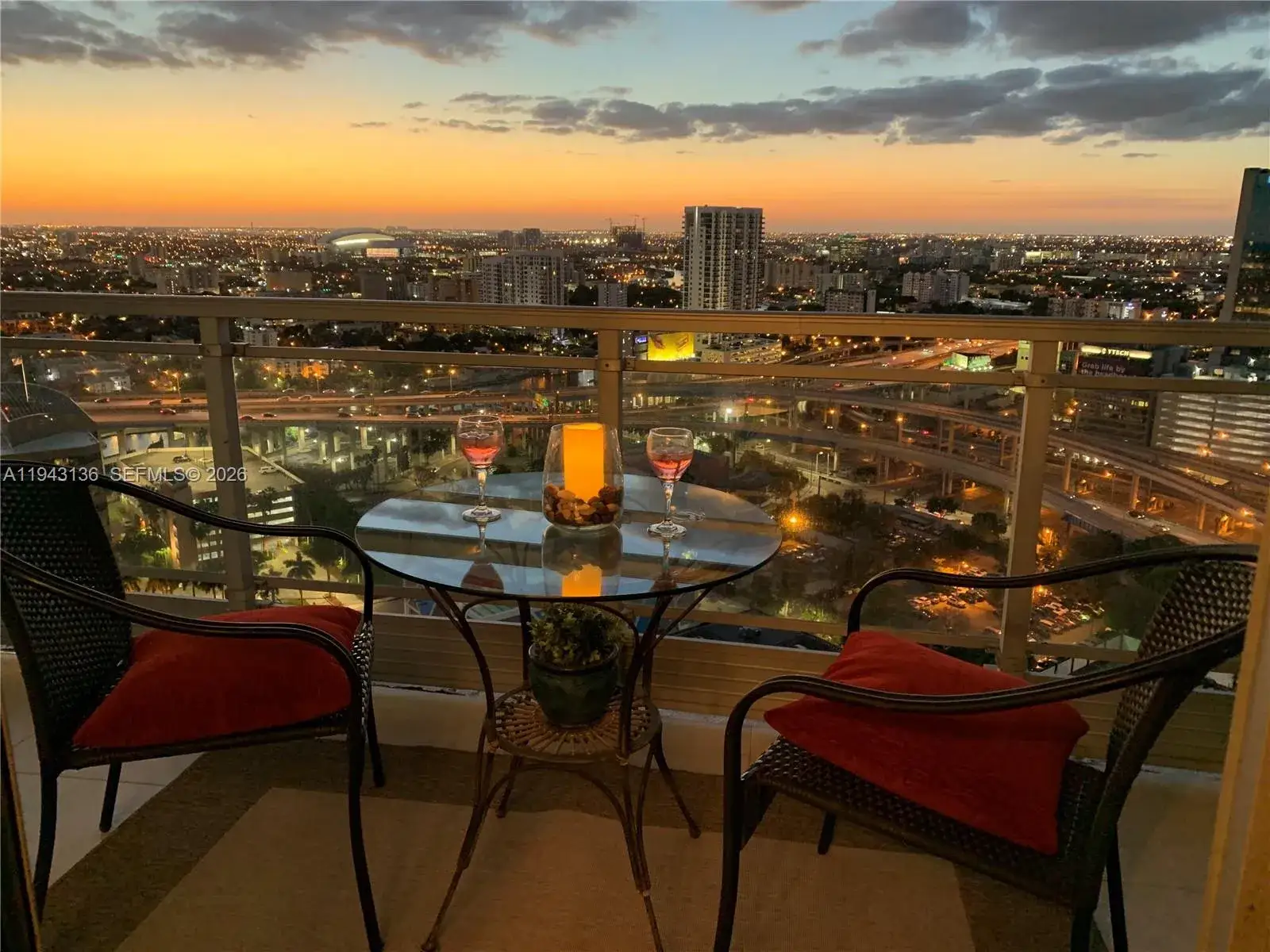 1 bedroom 1 bath Residential Lease for rent at 90 SW 3rd St # 3010, Miami FL 33130