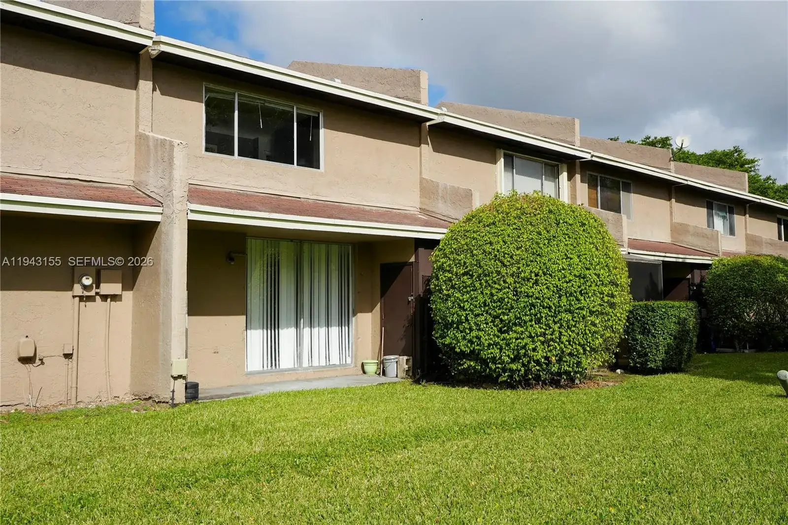 2 bedroom 2 bath Residential Lease for rent at 1103 Sussex Dr # 1103, North Lauderdale FL 33068