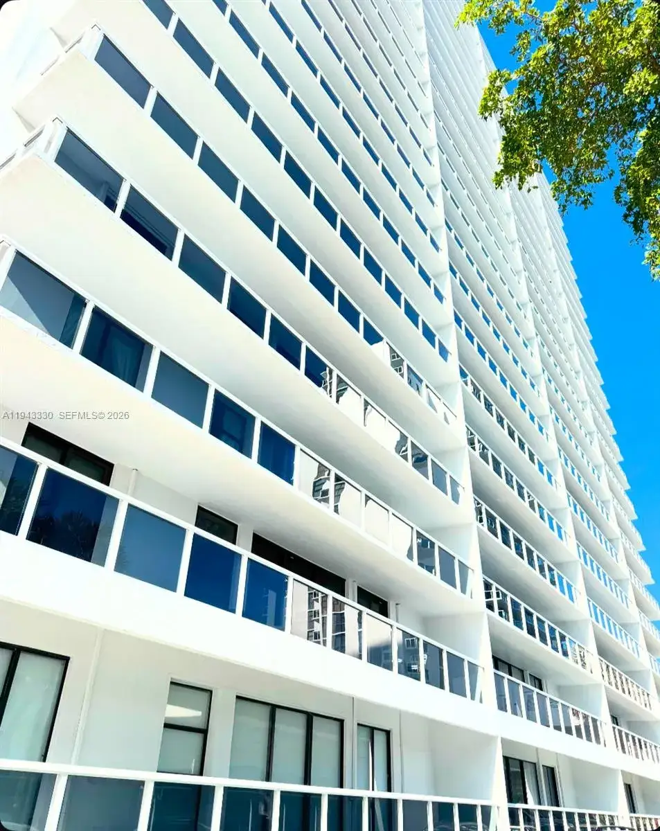 2 bedroom 2 bath Residential for sale at 20505 E Country Club Dr # 135, Aventura FL 33180