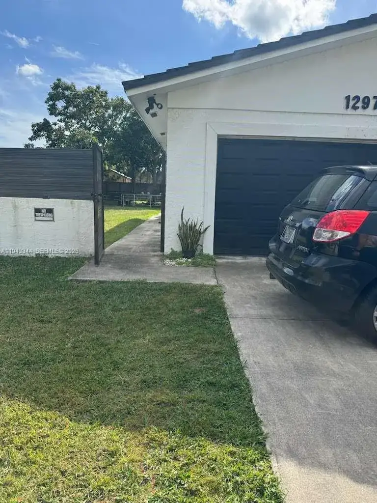 1 bedroom 1 bath Residential Lease for rent at 12970 SW 187th St, Miami FL 33177
