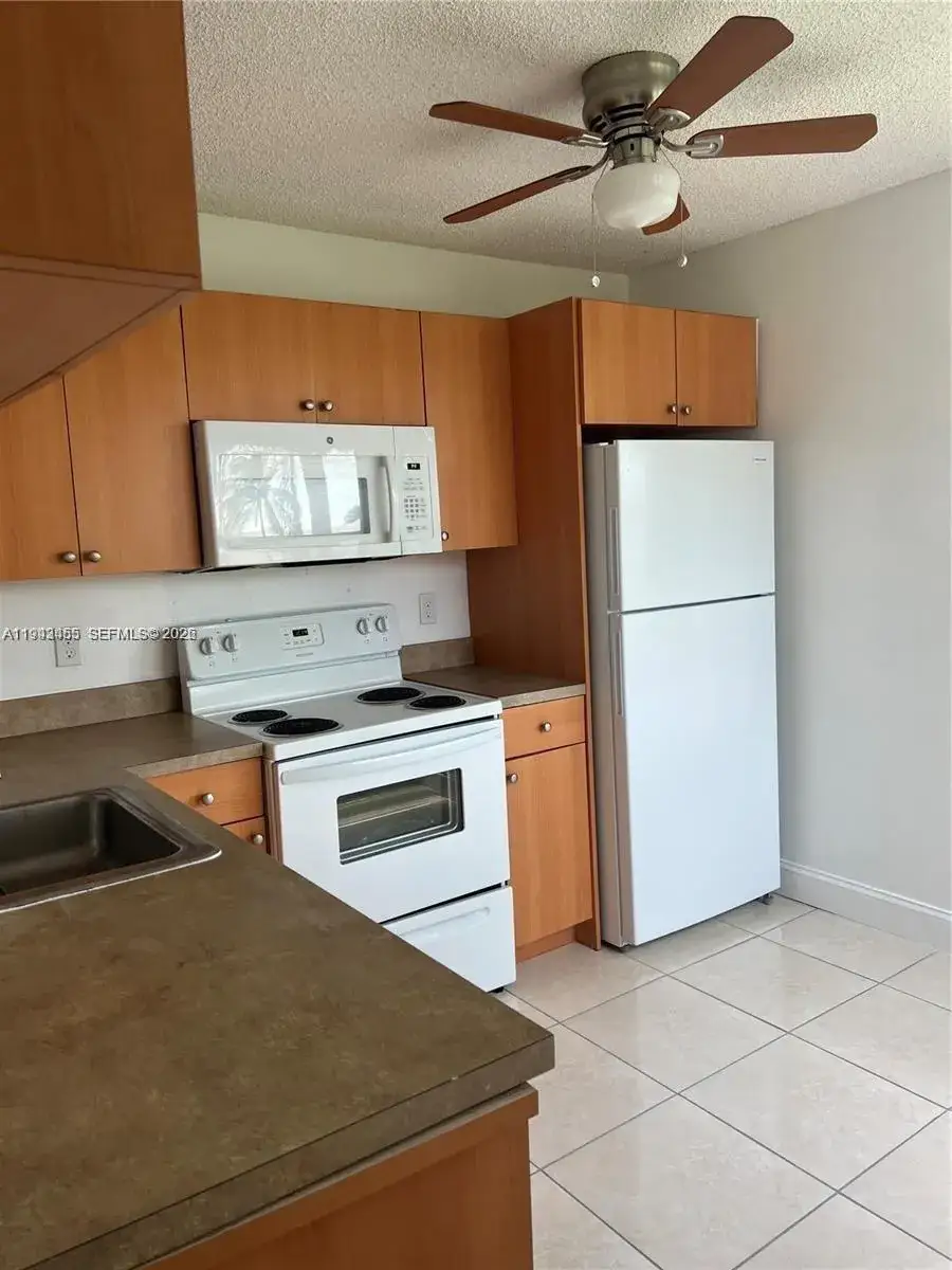 2 bedroom 2 bath Residential for sale at 1017 Washington Cir # I, Homestead FL 33034
