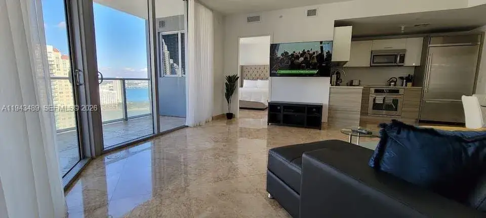 2 bedroom 2 bath Residential Lease for rent at 1300 Brickell Bay Dr # 3007, Miami FL 33131