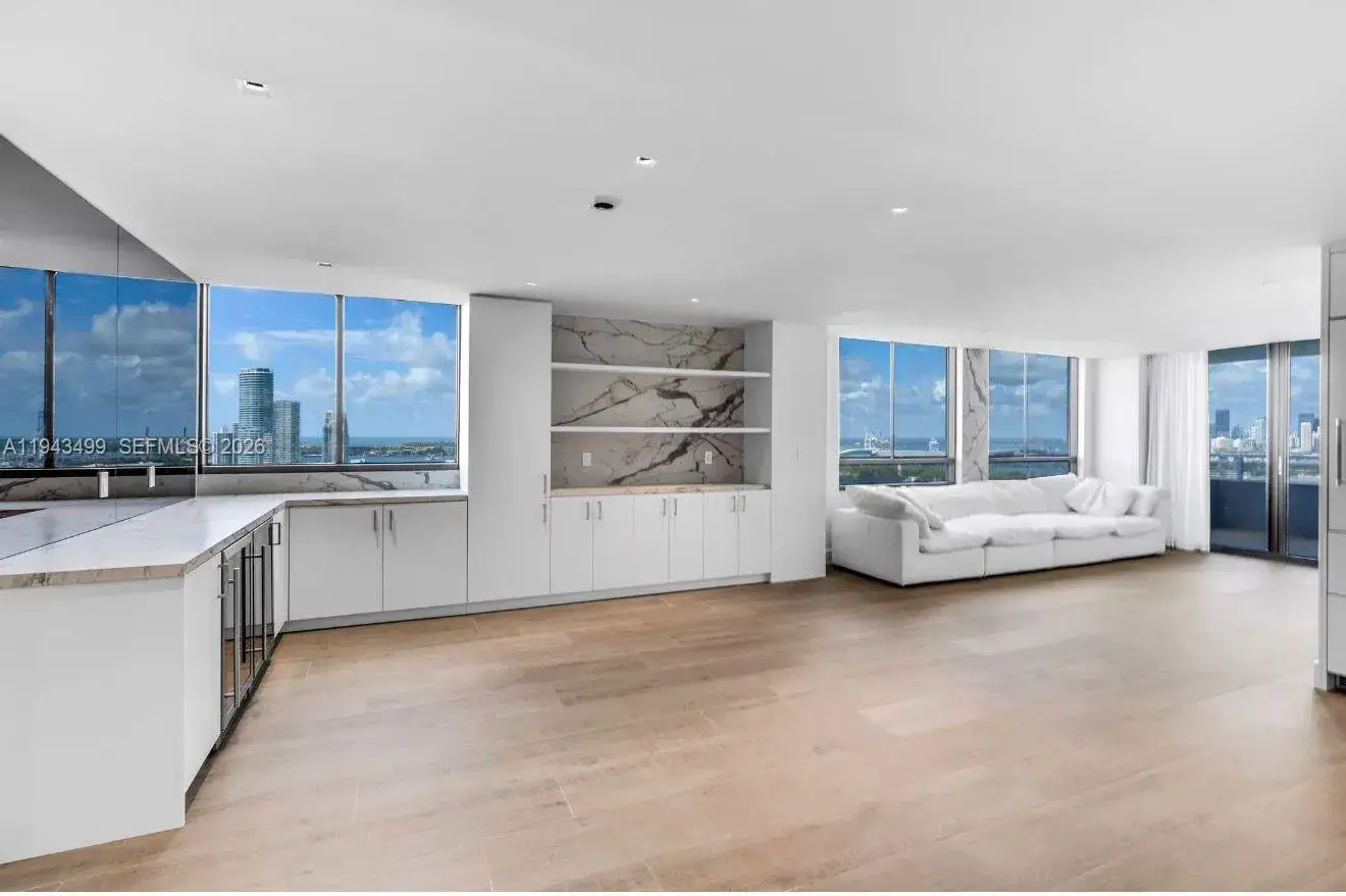 2 bedroom 2 bath Residential for sale at 1330 West Ave # 2708, Miami Beach FL 33139