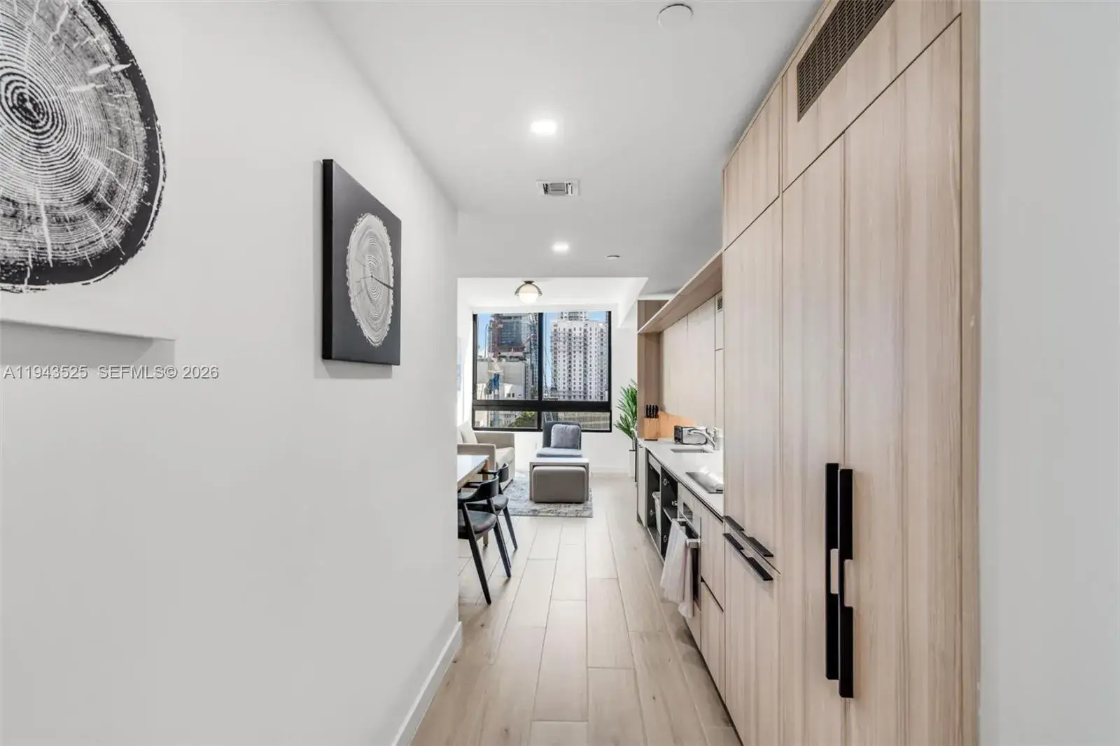 2 bedroom 2 bath Residential Lease for rent at 225 N Miami Ave # 1005, Miami FL 33128