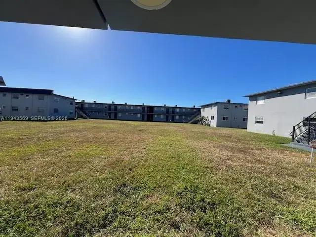 1 bedroom 1 bath Residential Lease for rent at 4250 SW 67th Ave # 37, Miami FL 33155