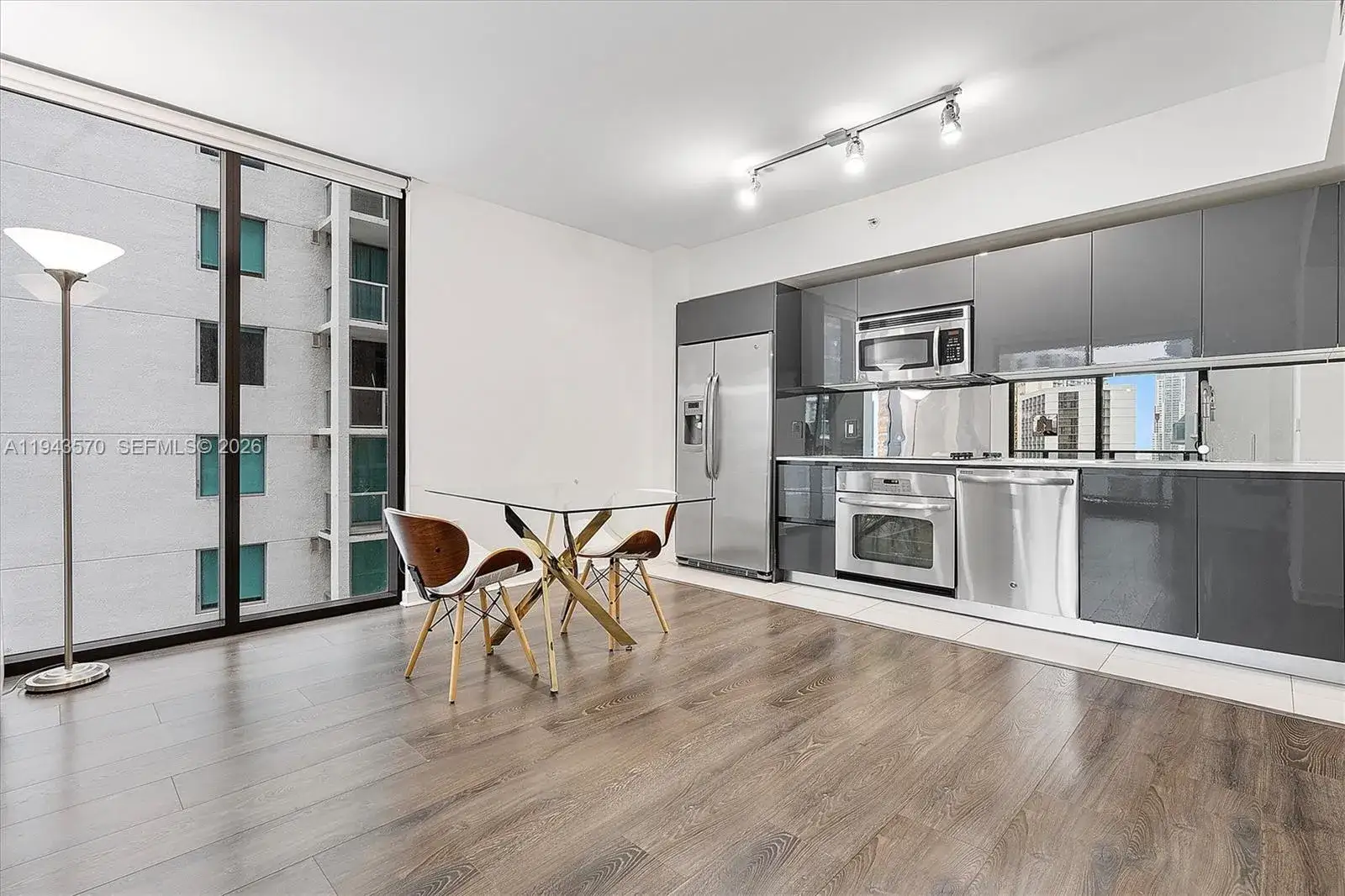 2 bedroom 2 bath Residential for sale at 31 SE 6th St # 2008, Miami FL 33131