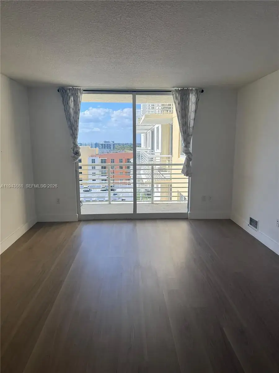 2 bedroom 2 bath Residential for sale at 18800 NE 29th Ave # 1027, Aventura FL 33180