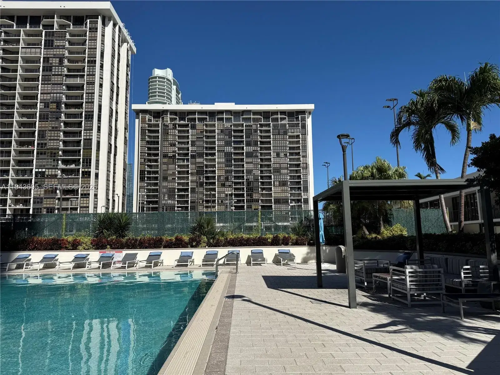 1 bedroom 1 bath Residential for sale at 1925 Brickell Ave # 1403, Miami FL 33129