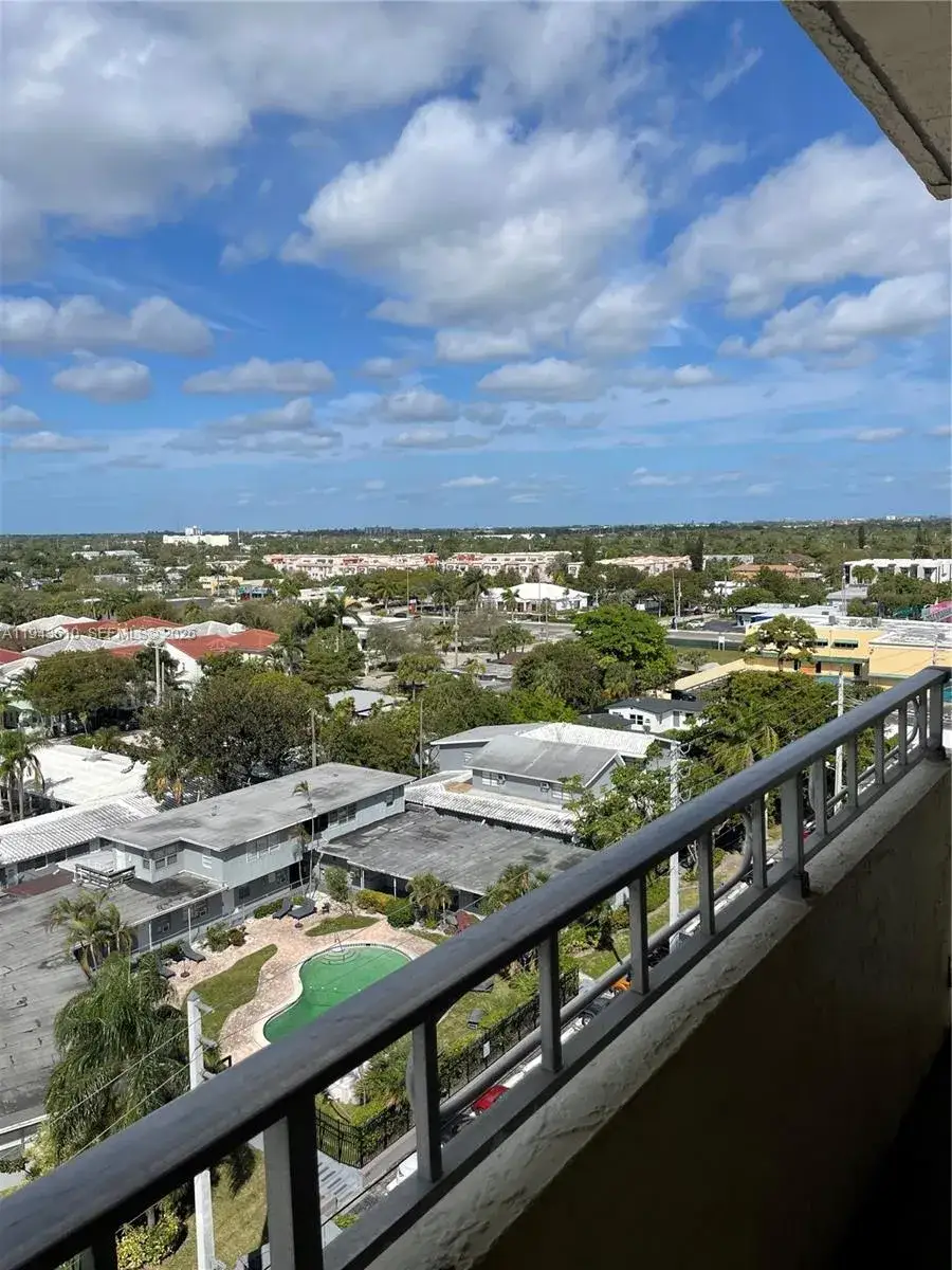 1 bedroom 1 bath Residential Lease for rent at 900 NE 18th Ave # 1004, Fort Lauderdale FL 33304