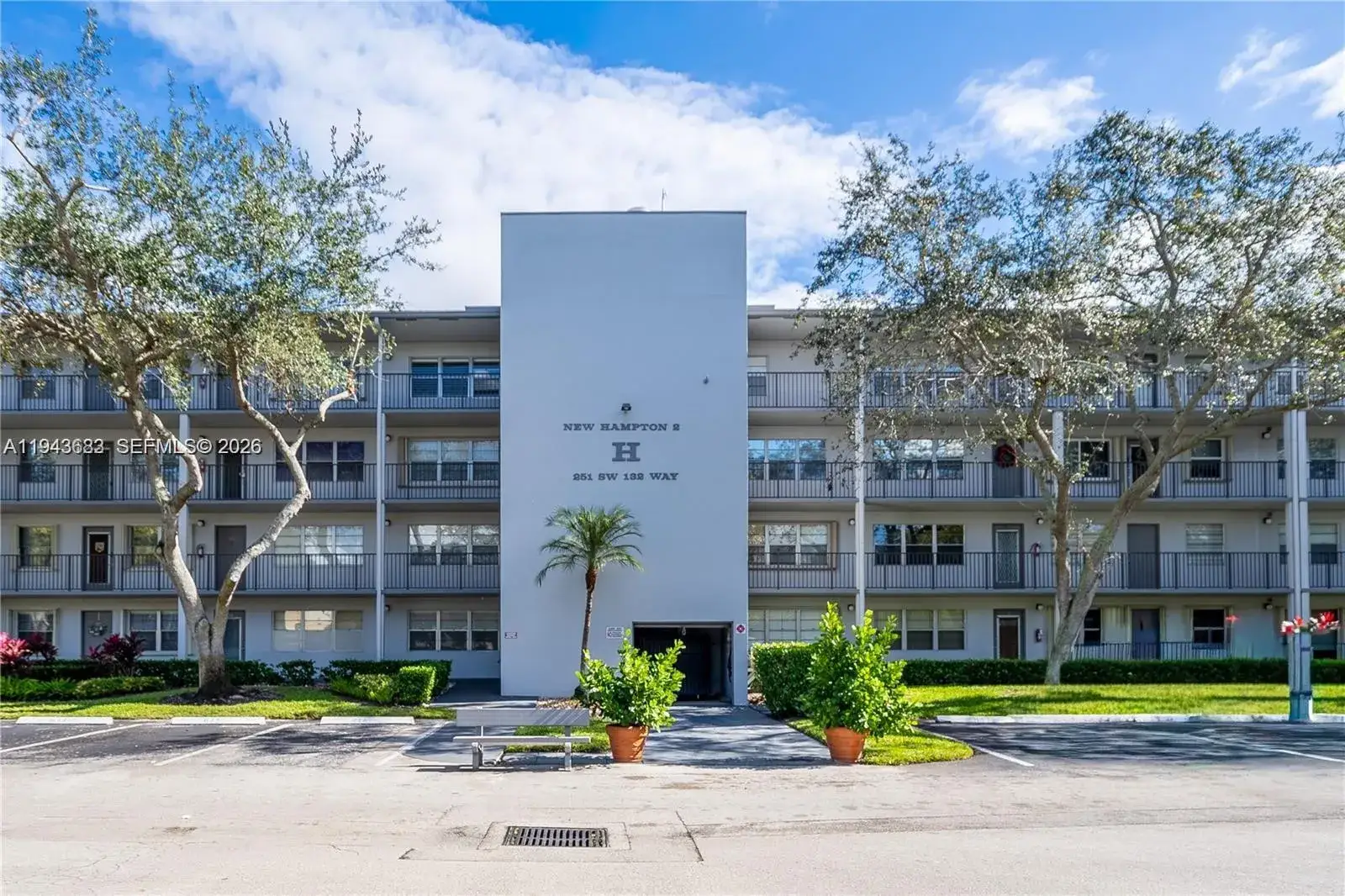 2 bedroom 2 bath Residential Lease for rent at 251 SW 132nd Way # 117H, Pembroke Pines FL 33027