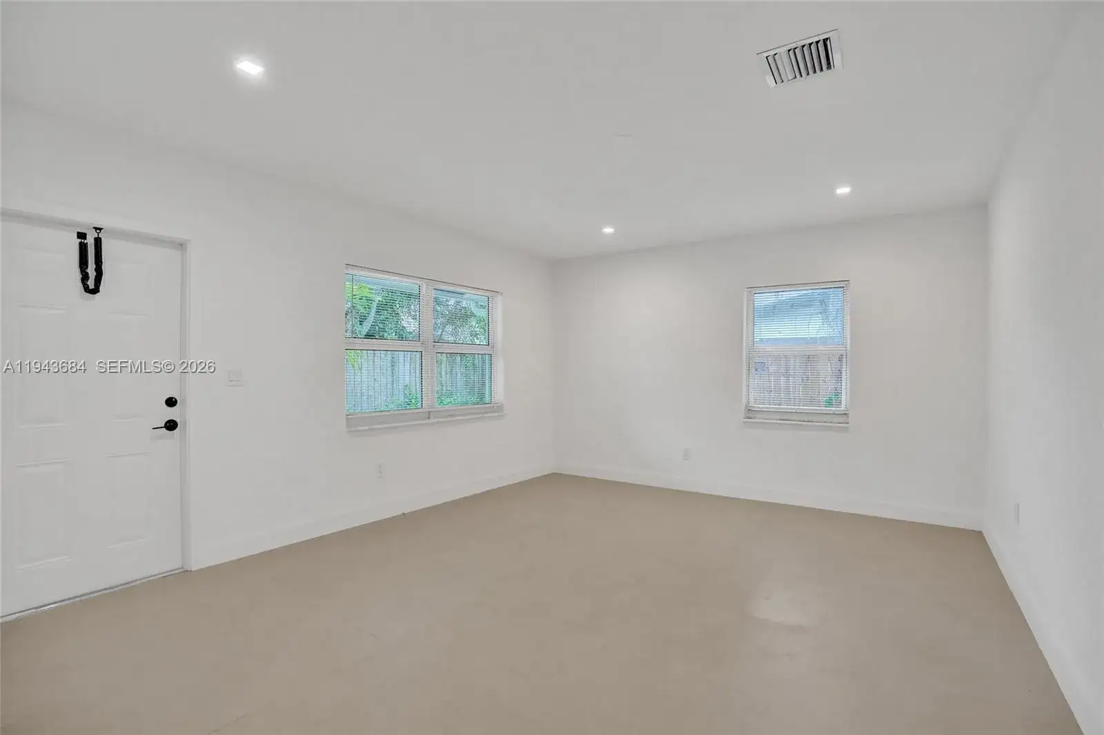 1 bedroom 1 bath Residential Lease for rent at 922 NW 4th Ave # 4, Fort Lauderdale FL 33311