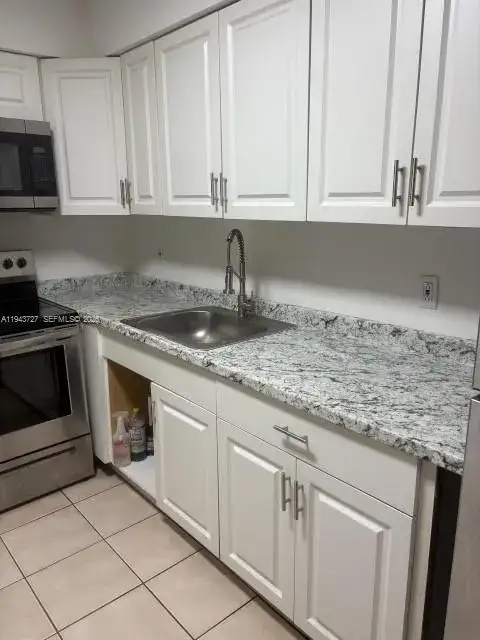2 bedroom 1 bath Residential Lease for rent at 1961 Liberty St # 1, Hollywood FL 33020