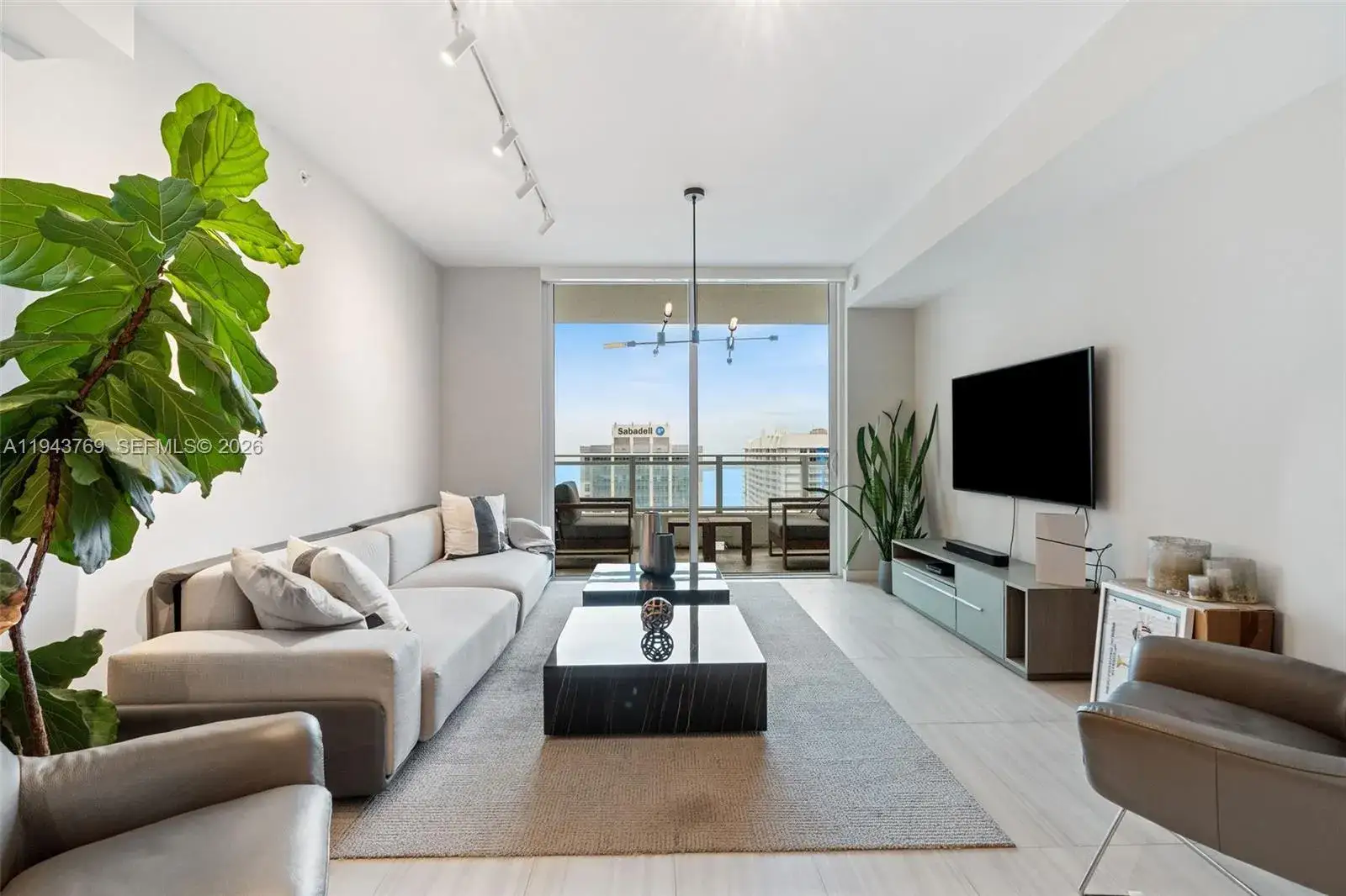 1 bedroom 1 bath Residential for sale at 1080 Brickell Ave # 3702, Miami FL 33131
