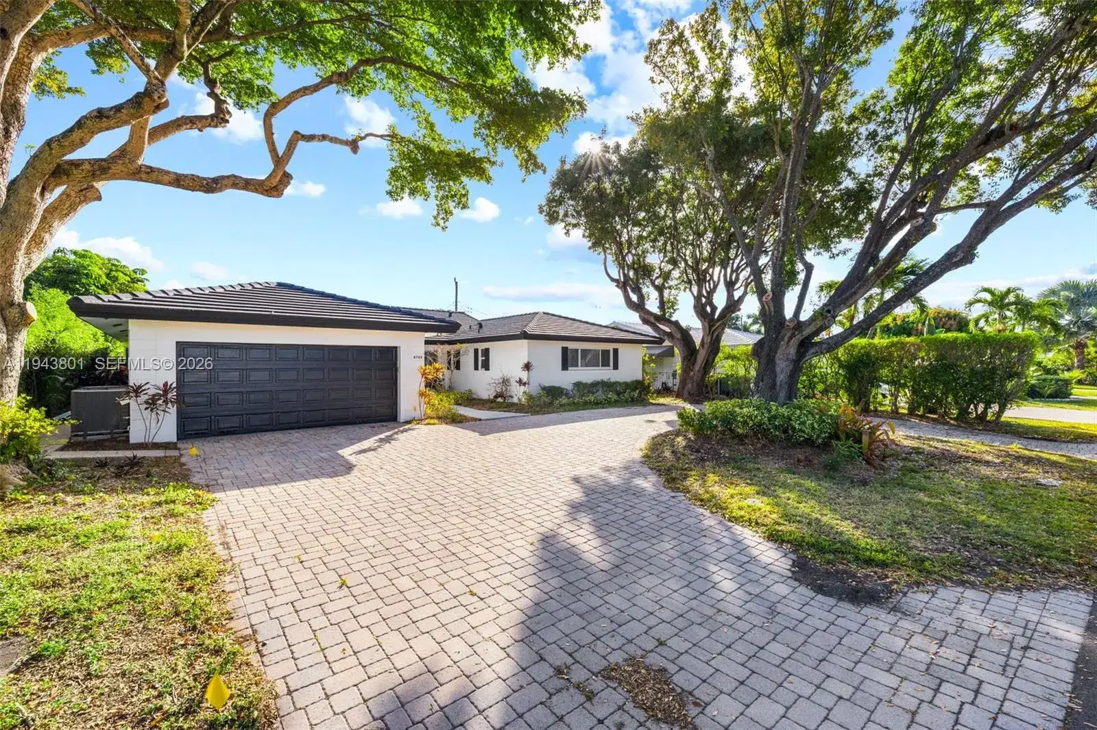 3 bedroom 3 bath Residential for sale at 4780 NE 28th Ave, Fort Lauderdale FL 33308