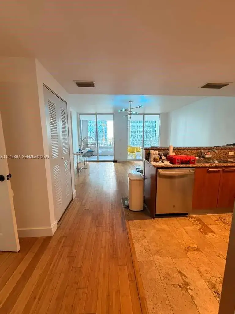1 bedroom 1 bath Residential for sale at 170 SE 14th St # 1807, Miami FL 33131