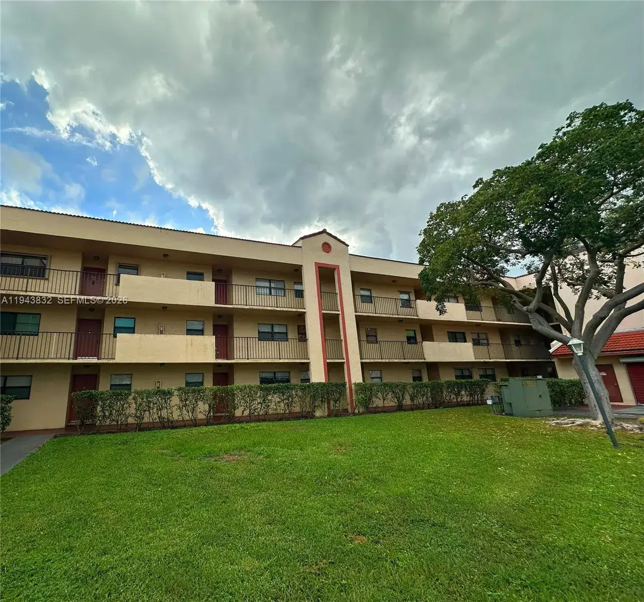 2 bedroom 2 bath Residential for sale at 3396 Foxcroft Rd # 305, Miramar FL 33025
