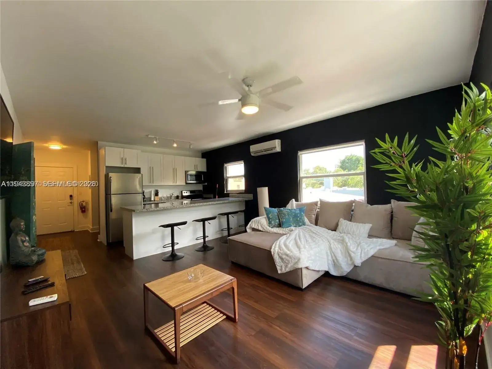 1 bedroom 1 bath Residential Lease for rent at 274 NW 32nd St # 4, Miami FL 33127