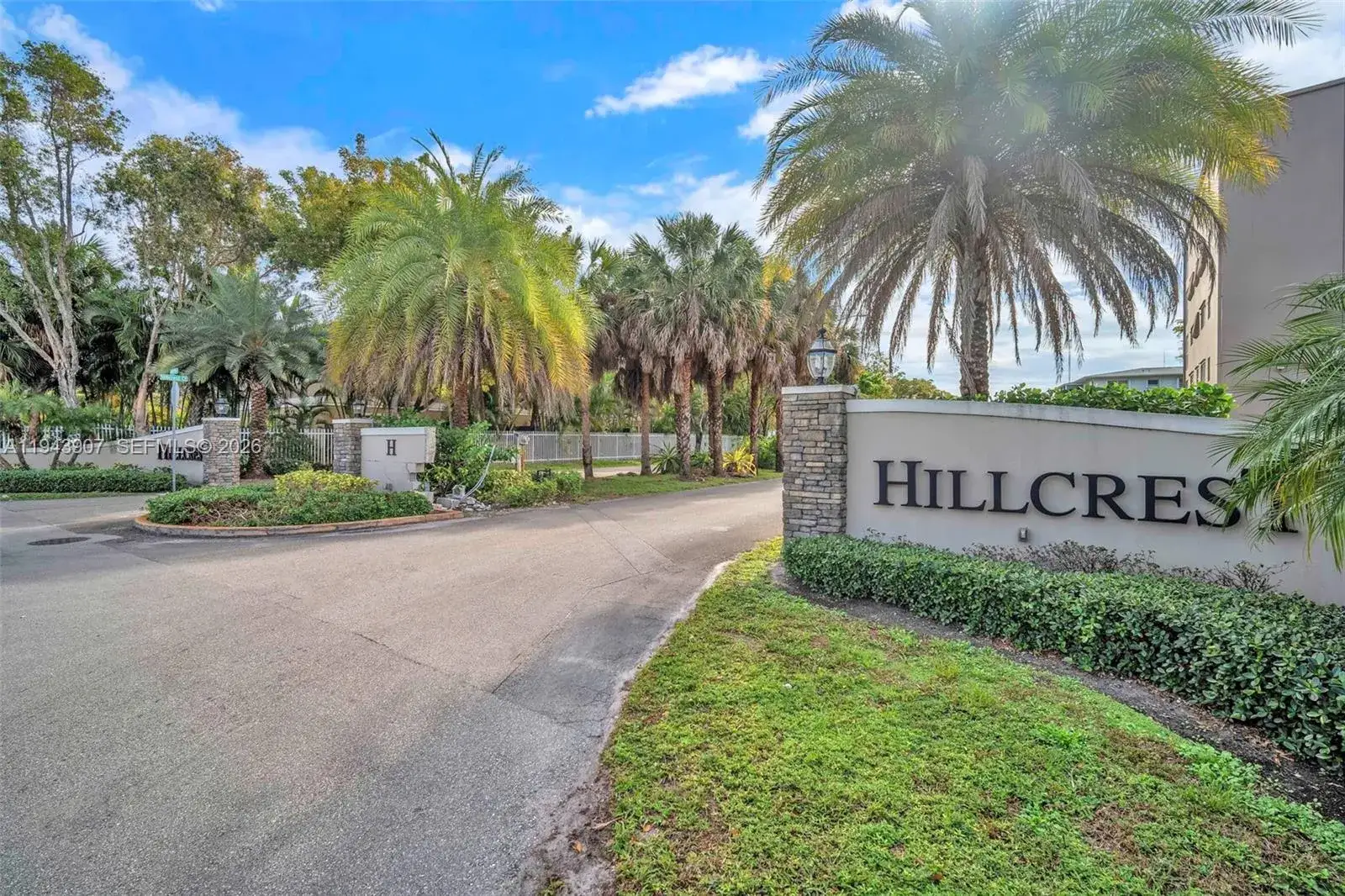 2 bedroom 2 bath Residential for sale at 1201 Hillcrest Ct # 102, Hollywood FL 33021