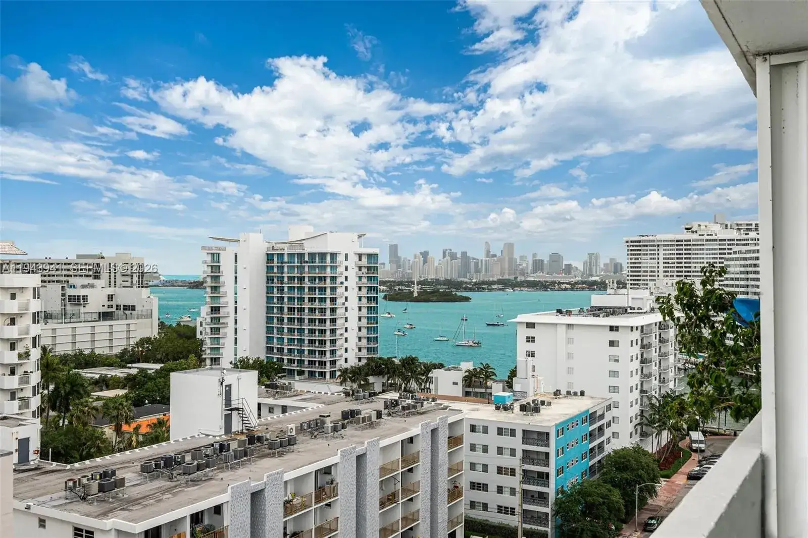 2 bedroom 2 bath Residential Lease for rent at 1331 Lincoln Rd # 1403, Miami Beach FL 33139