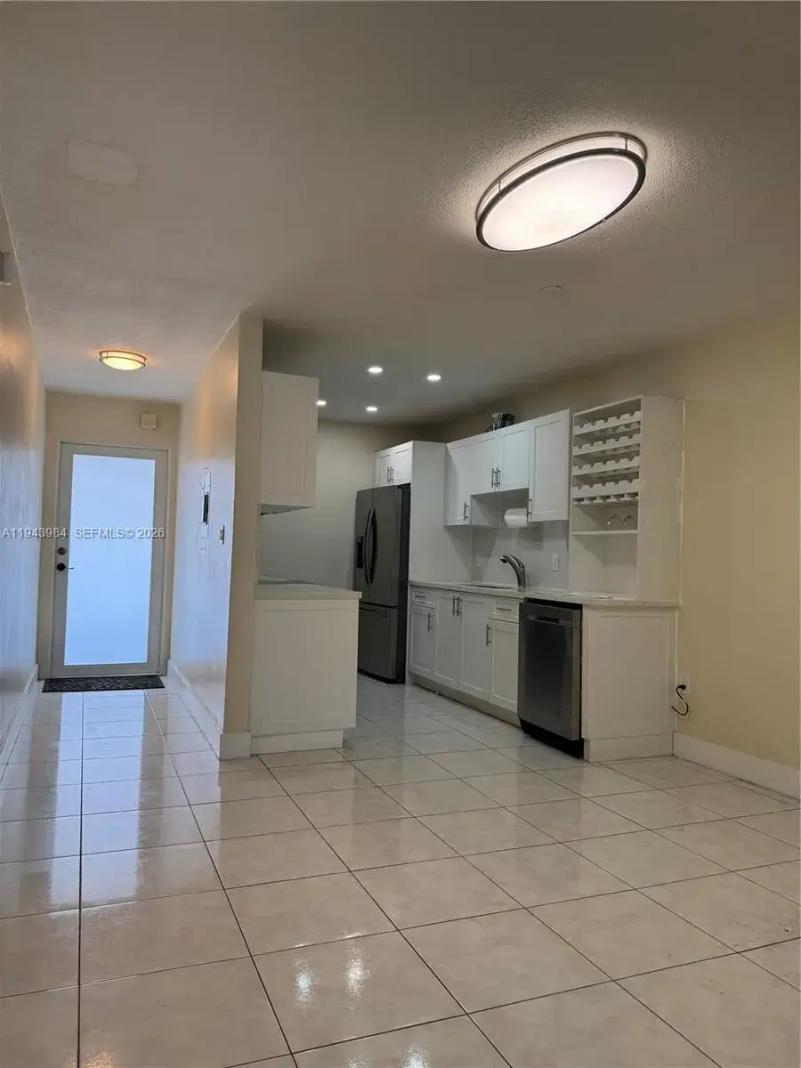 1 bedroom 1 bath Residential for sale at 300 NE 191st St # 219, Miami FL 33179