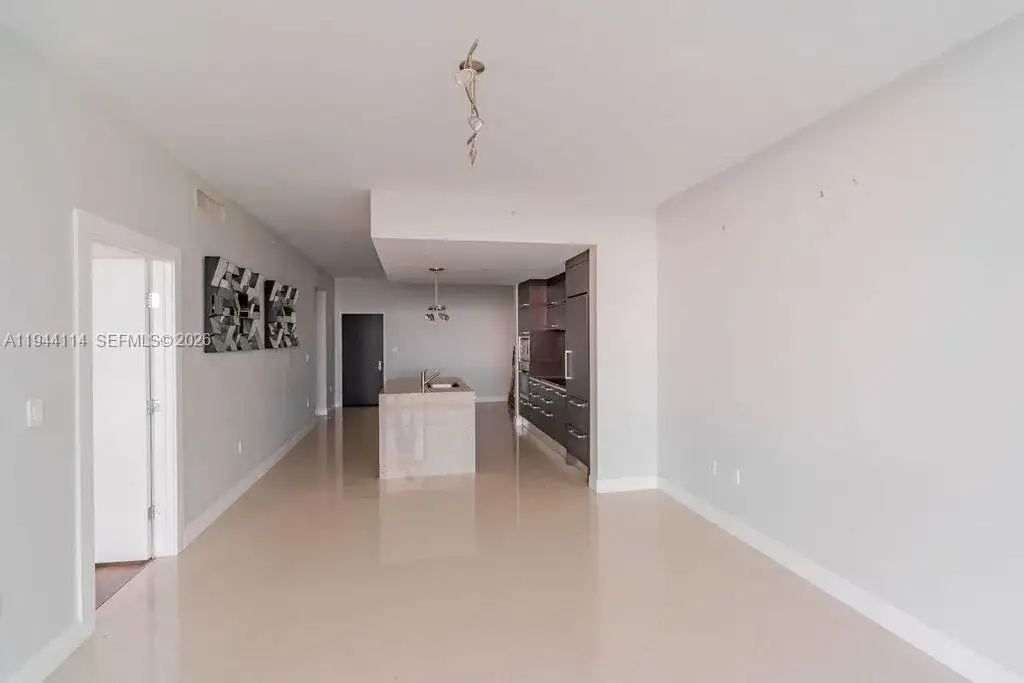 1 bedroom 1 bath Residential Lease for rent at 900 Biscayne Blvd # 2705, Miami FL 33132