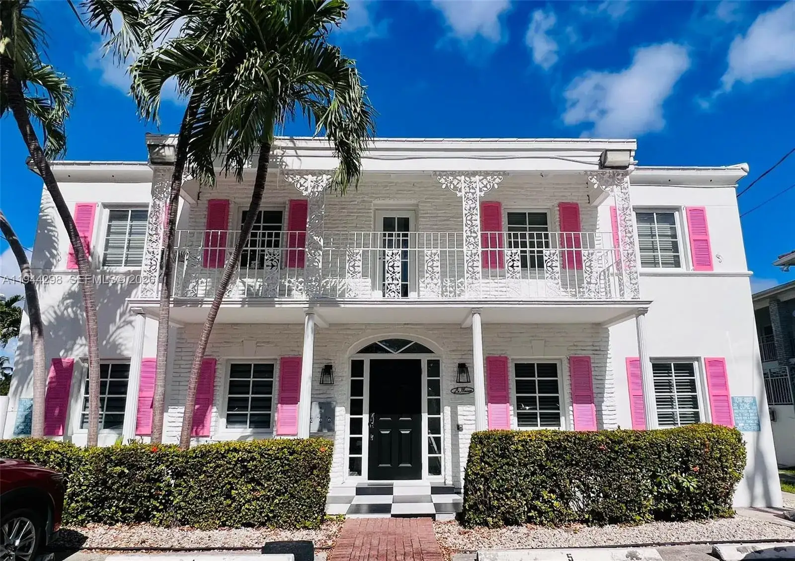 1 bedroom 1 bath Residential Lease for rent at 125 S Shore Dr # 3, Miami Beach FL 33141