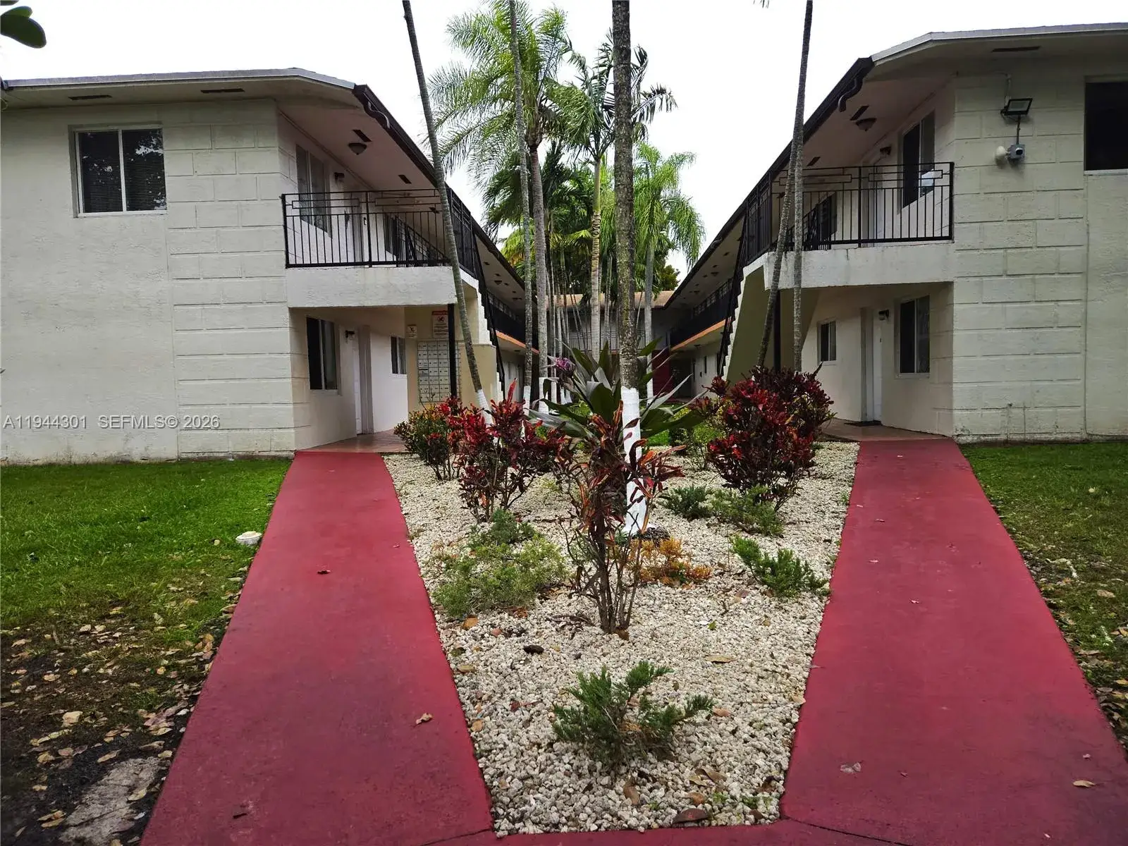 3 bedroom 2 bath Residential Lease for rent at 11541 NW 2nd St # 206, Sweetwater FL 33172