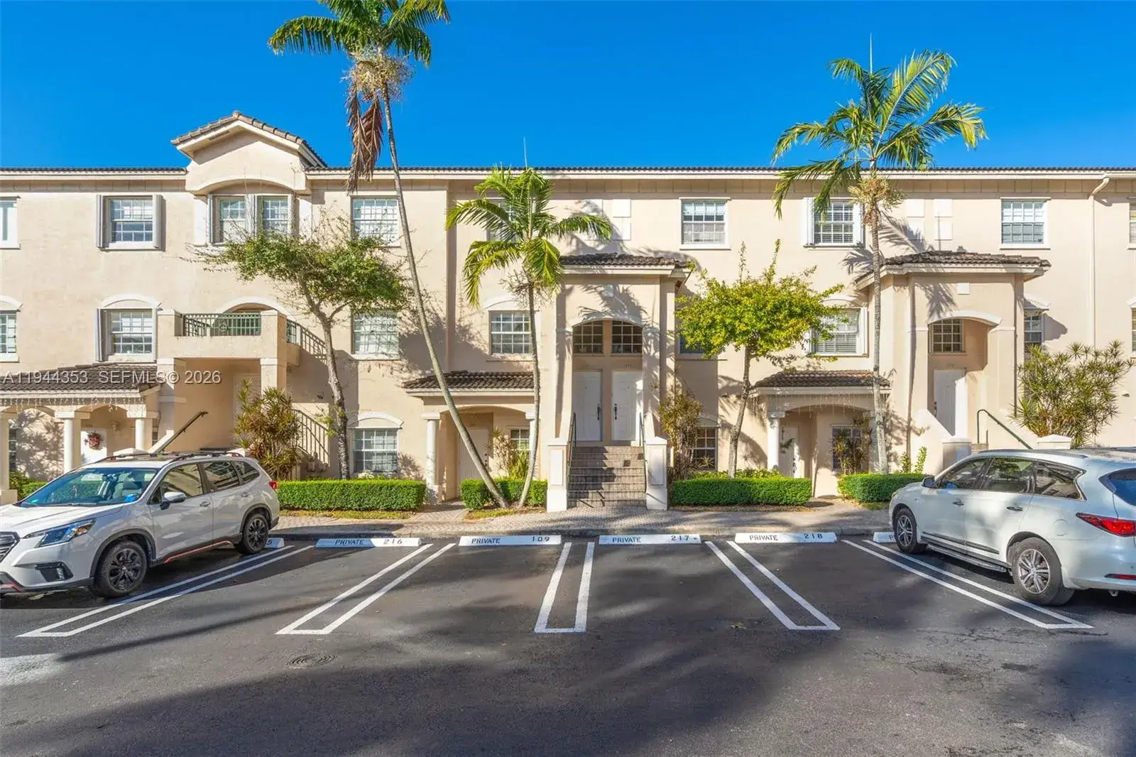 2 bedroom 2 bath Residential for sale at 5670 NW 116th Ave # 219, Doral FL 33178