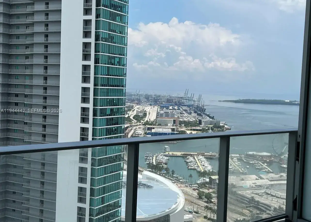 2 bedroom 3 bath Residential Lease for rent at 851 NE 1st Ave # 3803, Miami FL 33132