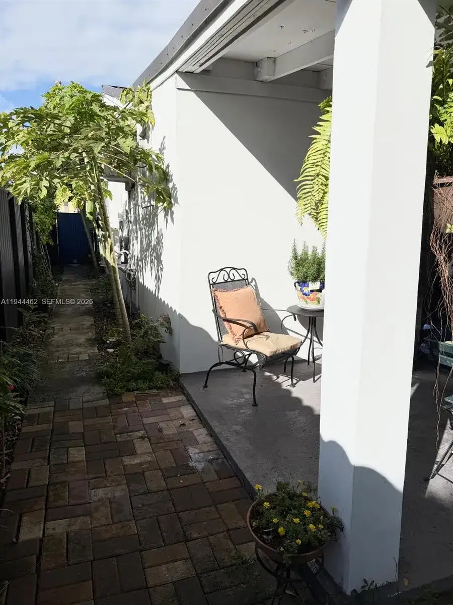 1 bedroom 1 bath Residential Lease for rent at 41 SW 31st Ct # 0, Miami FL 33135