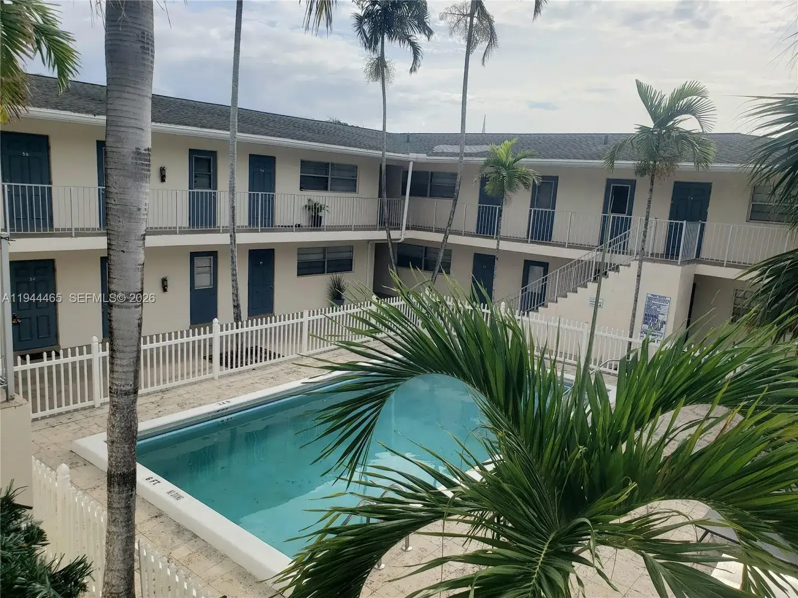 2 bedroom 1 bath Residential Lease for rent at 190 SE 12th Ave # 1B, Pompano Beach FL 33060