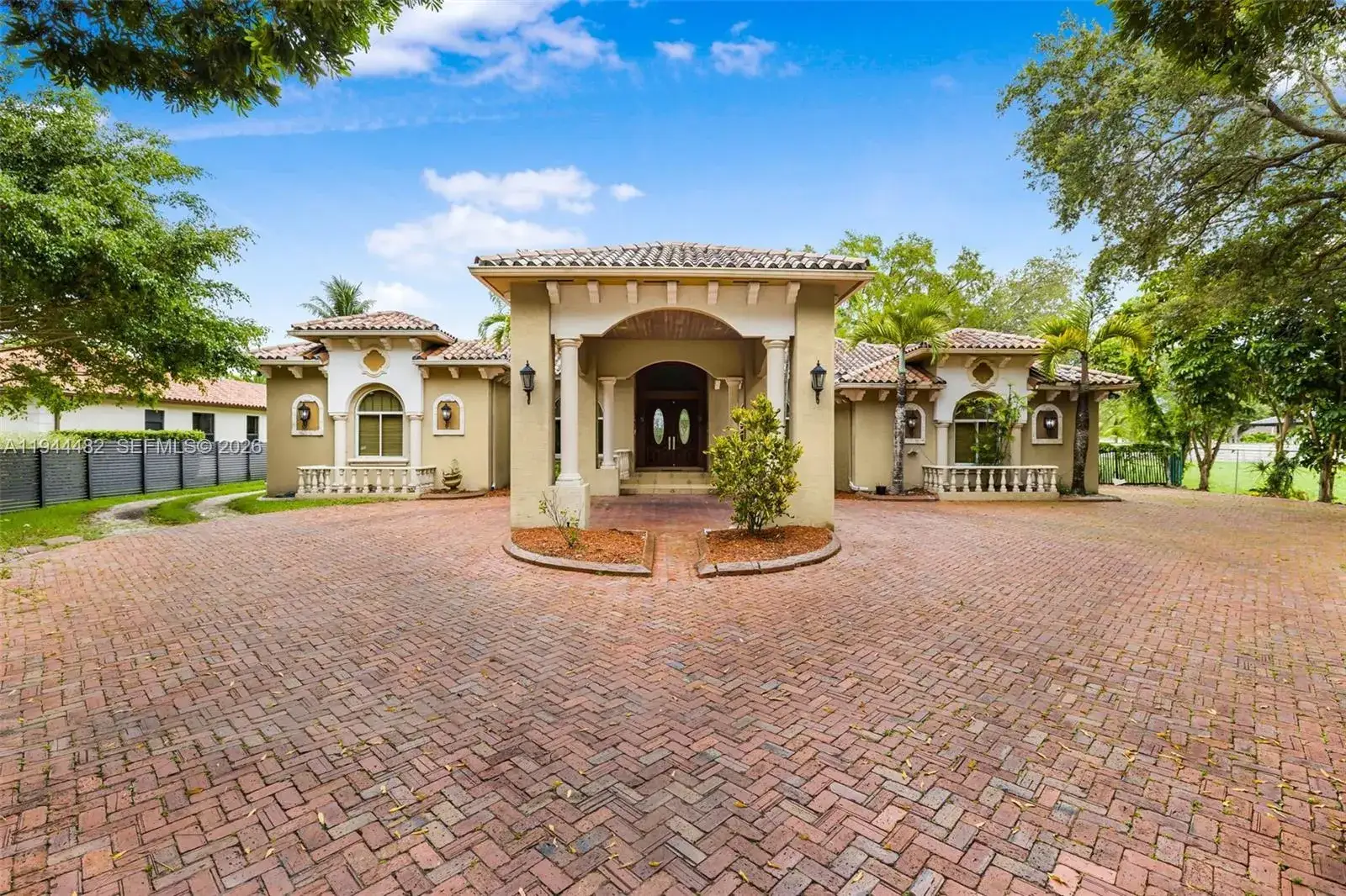 5 bedroom 4 bath Residential for sale at 7761 SW 122nd Ave, Miami FL 33183