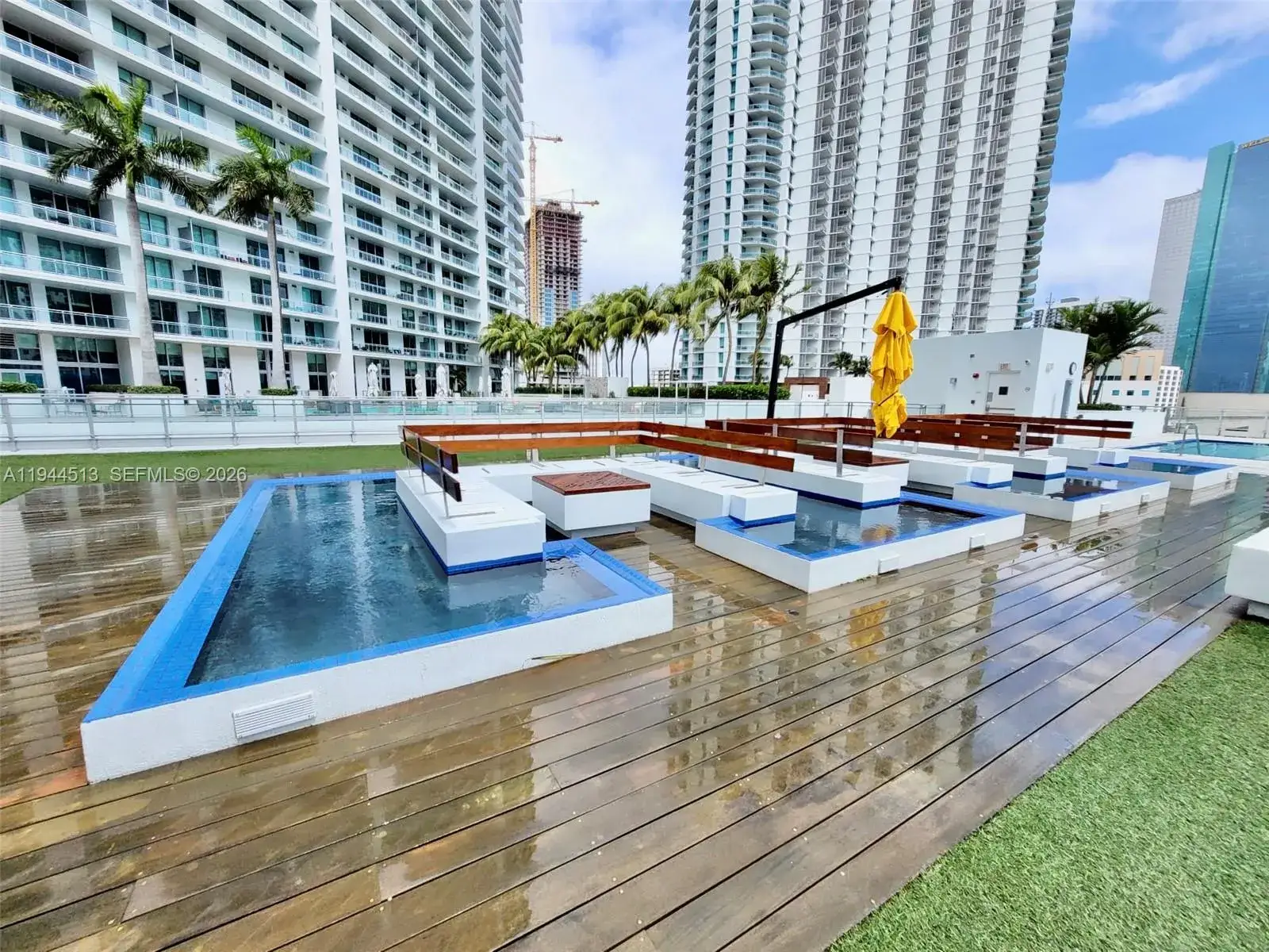 1 bedroom 1 bath Residential Lease for rent at 92 SW 3rd St # 1808, Miami FL 33130